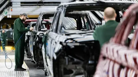 Jaguar Land Rover Supply Chain Workers Reportedly Told to Register for Universal Credit, Labor Group Claims