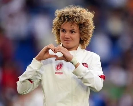 England's Ellie Kildunne and Botterman Fit to Take On France in Last Four Clash