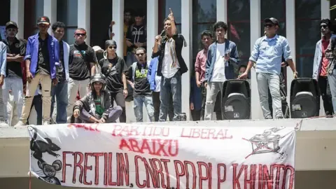 East Timor Cancels Initiative to Supply Free Vehicles for Lawmakers After Mass Protests