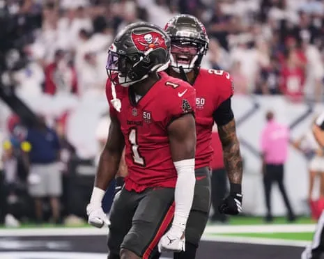 Last-Minute Baker Mayfield Magic Secures Nail-Biting Victory Over Texans